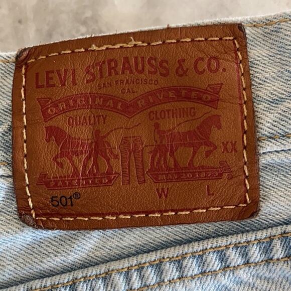 Levi Button Fly Shorts - Picture 5 of 8